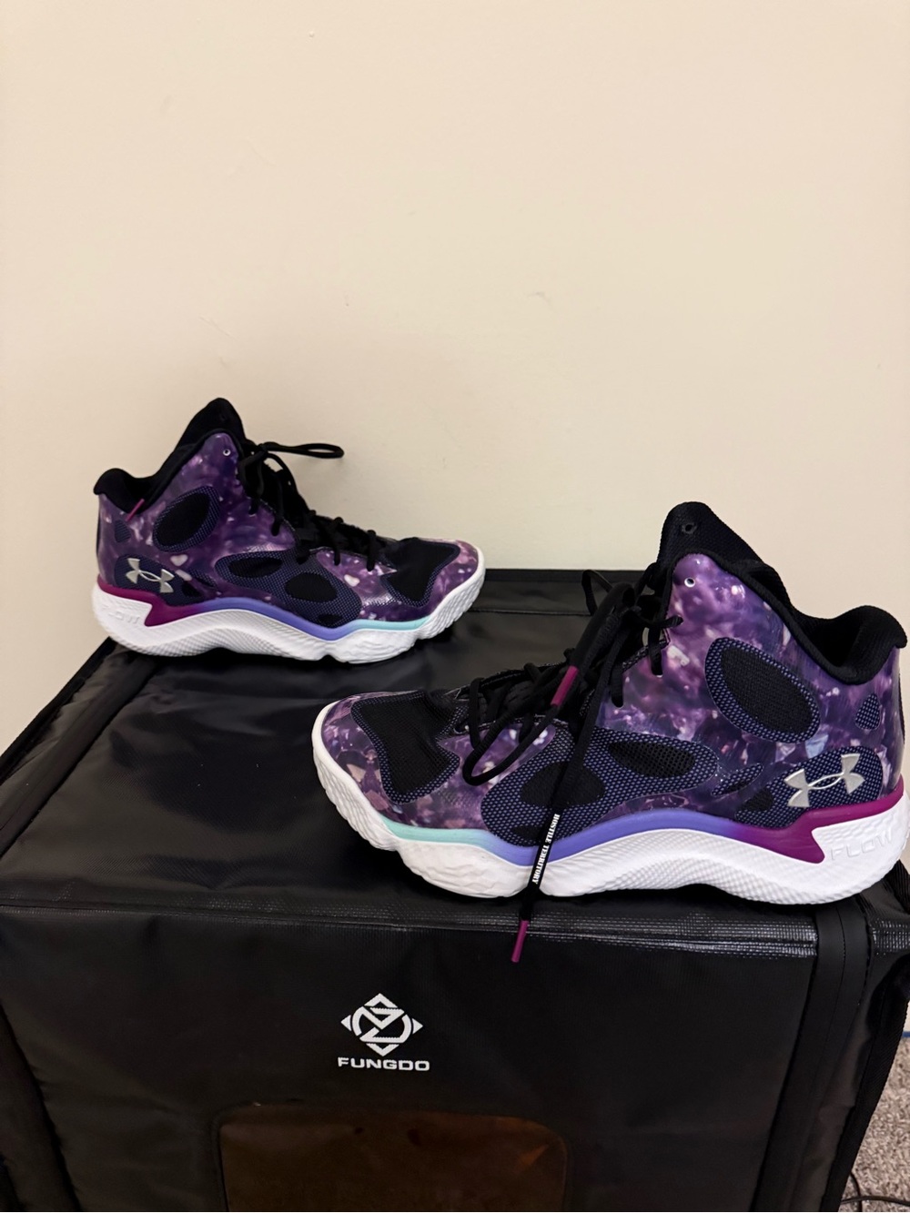 Size 11Under Armour Tuff Crowd x Curry
Spawn FloTro 'Amethyst  Basketball